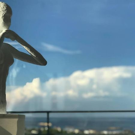דירות נפטון Donna Alba Seaview Penthouse, Casa Ta De Pe Plaja מראה חיצוני תמונה