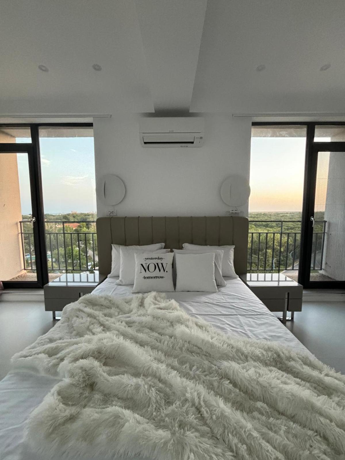 דירות נפטון Donna Alba Seaview Penthouse, Casa Ta De Pe Plaja מראה חיצוני תמונה