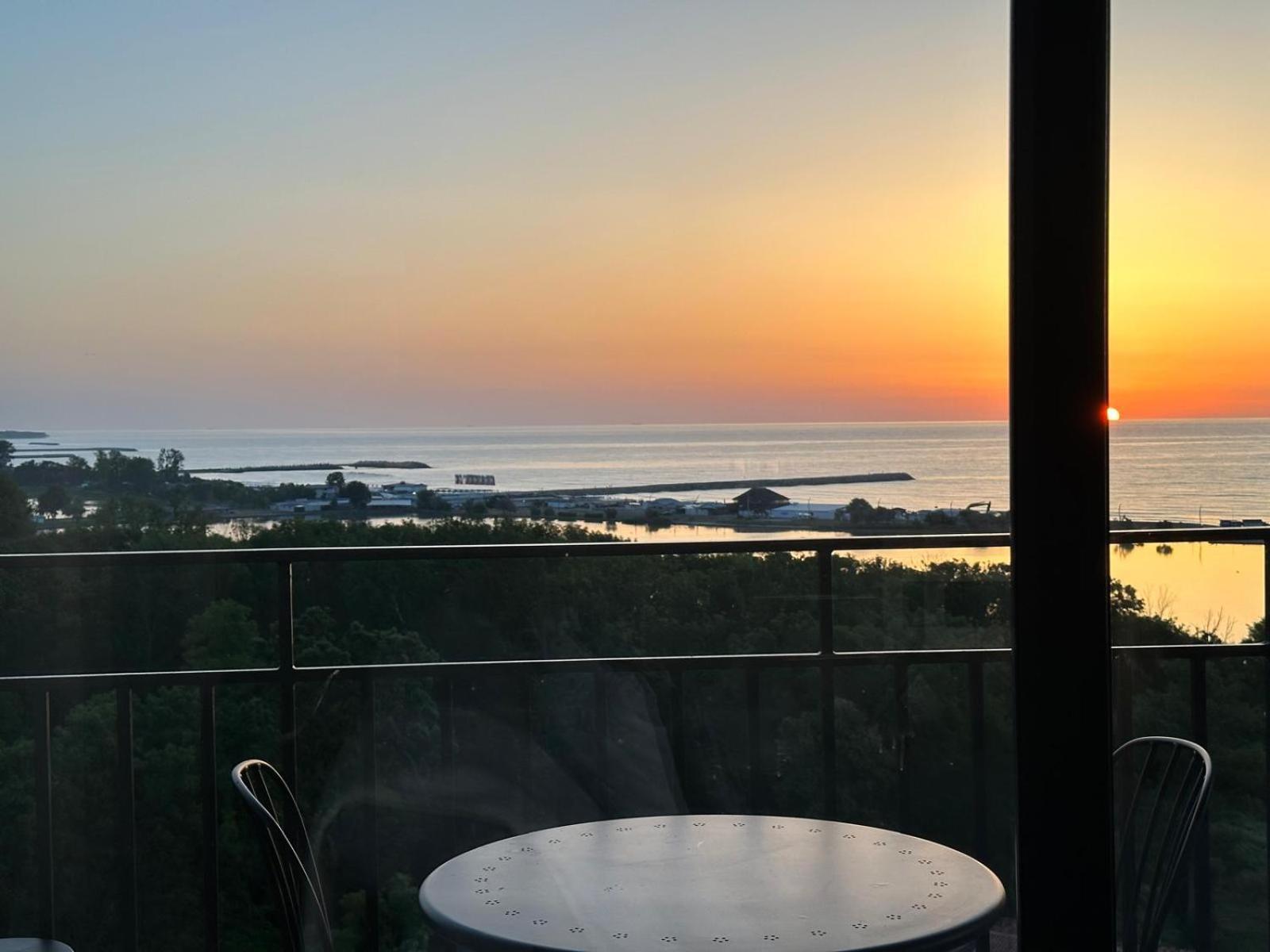 דירות נפטון Donna Alba Seaview Penthouse, Casa Ta De Pe Plaja מראה חיצוני תמונה