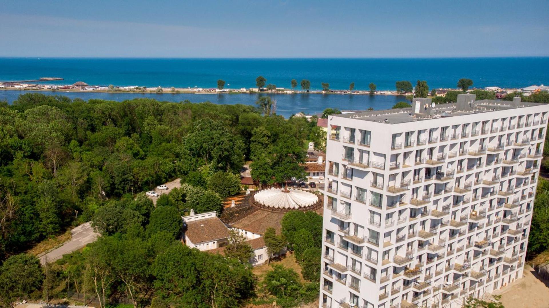 דירות נפטון Donna Alba Seaview Penthouse, Casa Ta De Pe Plaja מראה חיצוני תמונה