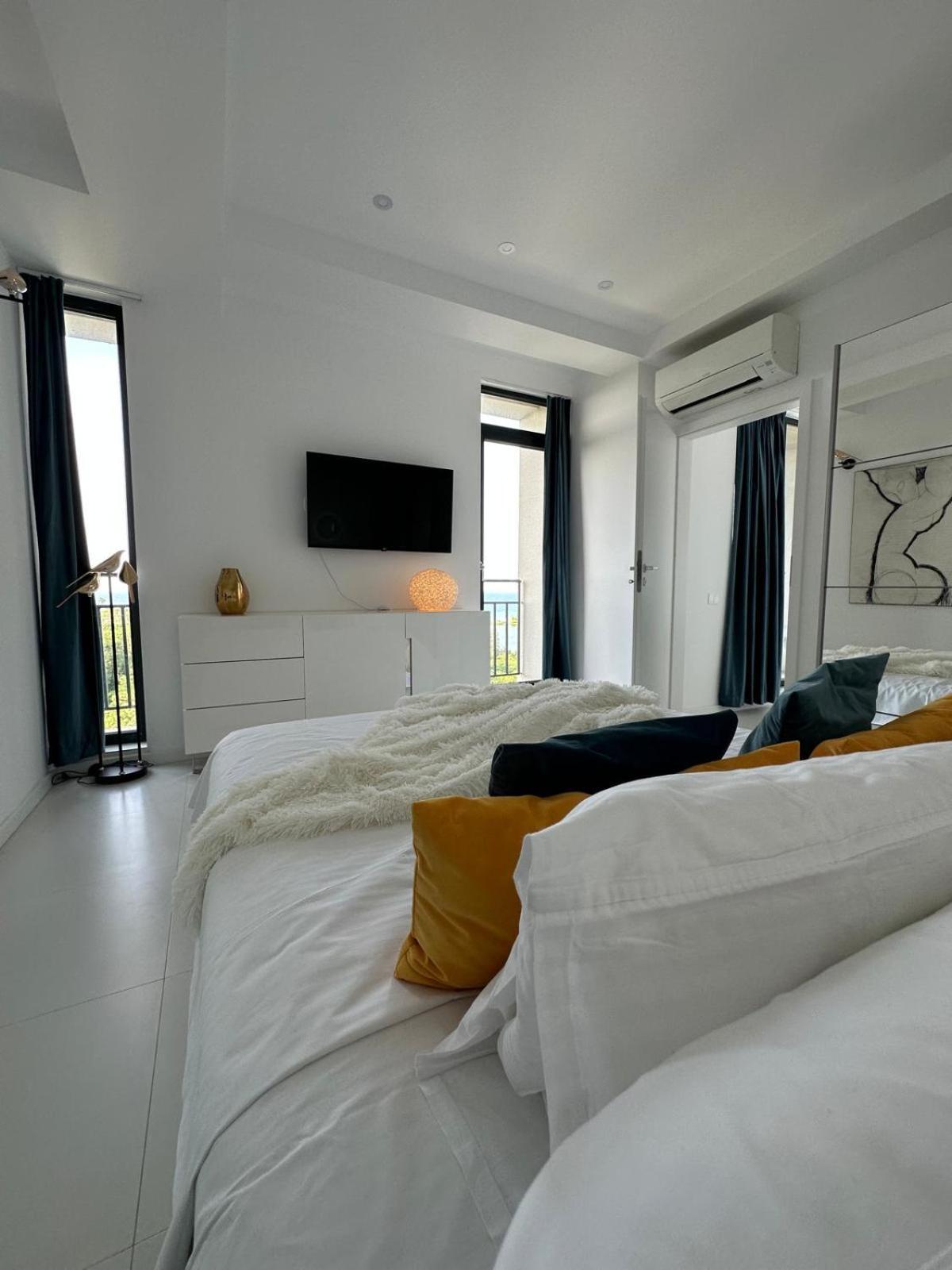 דירות נפטון Donna Alba Seaview Penthouse, Casa Ta De Pe Plaja מראה חיצוני תמונה