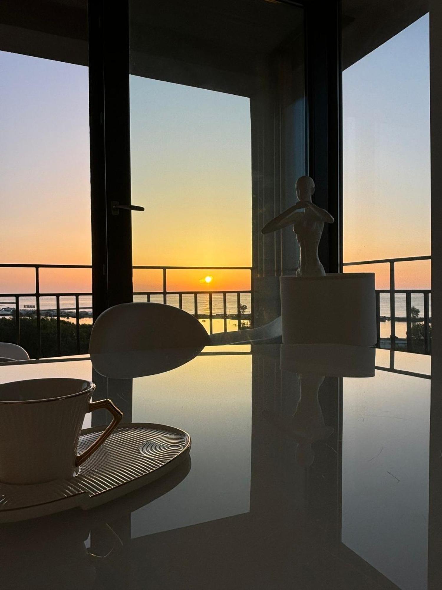 דירות נפטון Donna Alba Seaview Penthouse, Casa Ta De Pe Plaja מראה חיצוני תמונה