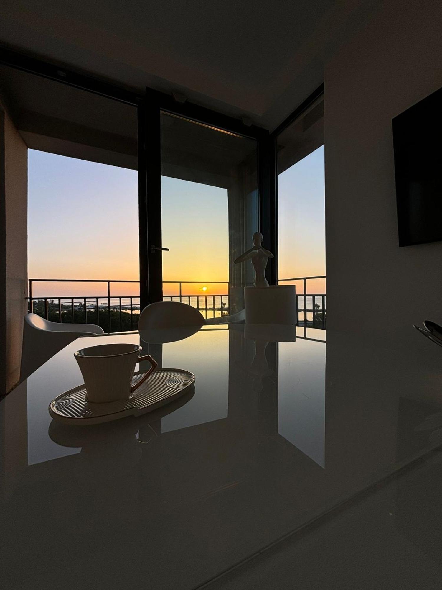 דירות נפטון Donna Alba Seaview Penthouse, Casa Ta De Pe Plaja מראה חיצוני תמונה
