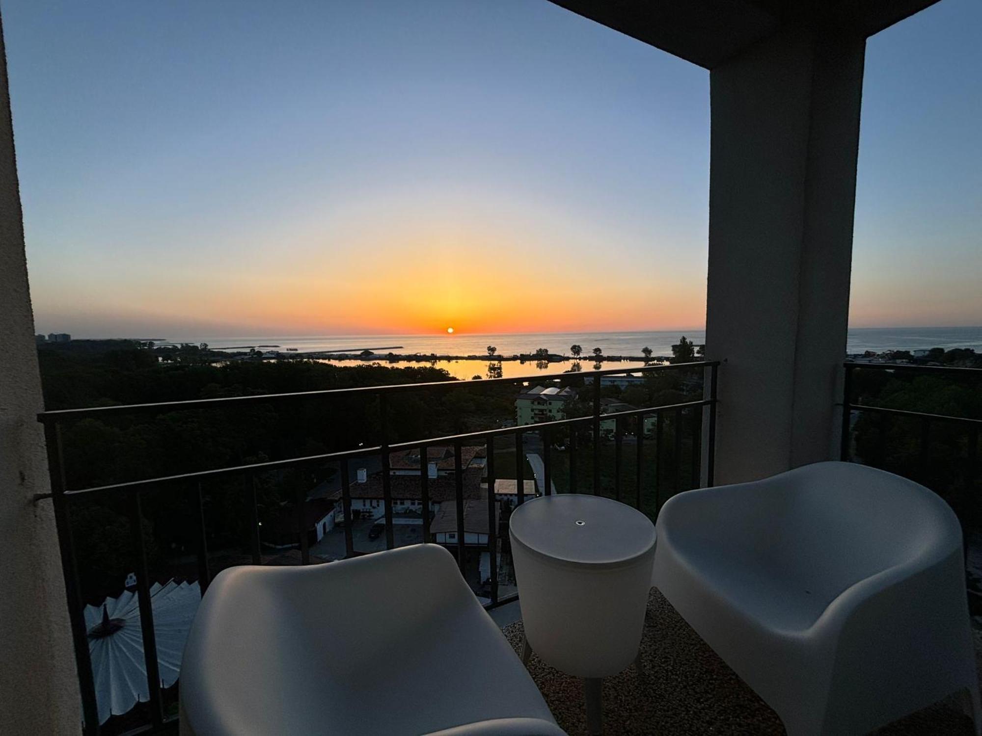 דירות נפטון Donna Alba Seaview Penthouse, Casa Ta De Pe Plaja מראה חיצוני תמונה