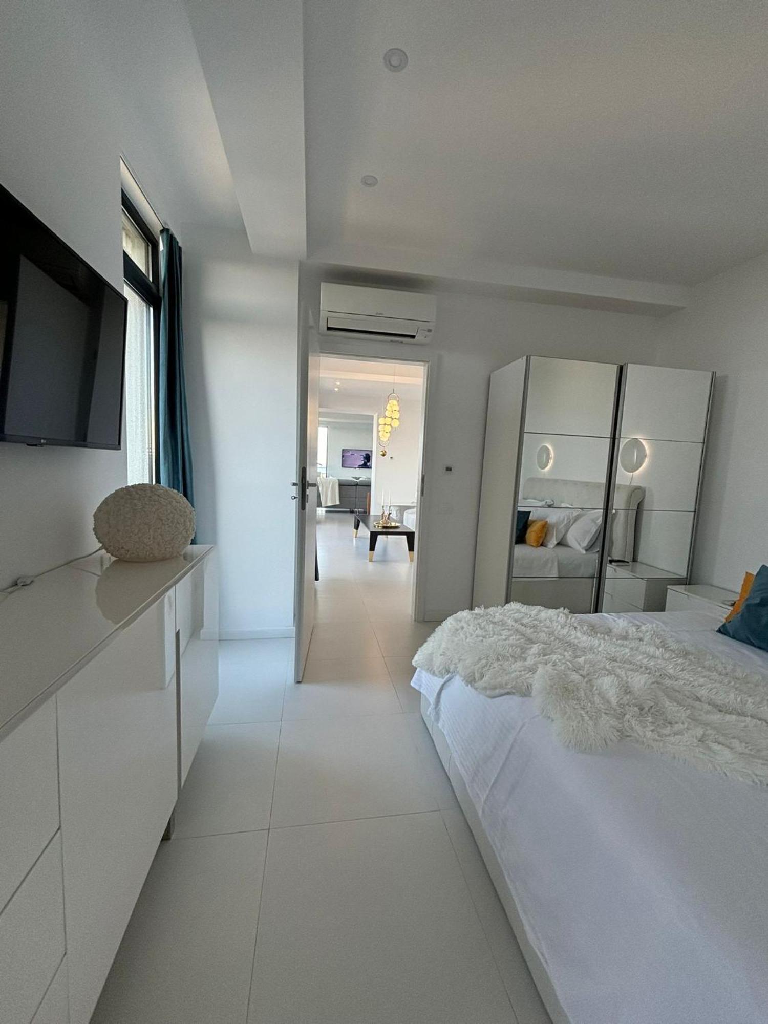 דירות נפטון Donna Alba Seaview Penthouse, Casa Ta De Pe Plaja מראה חיצוני תמונה