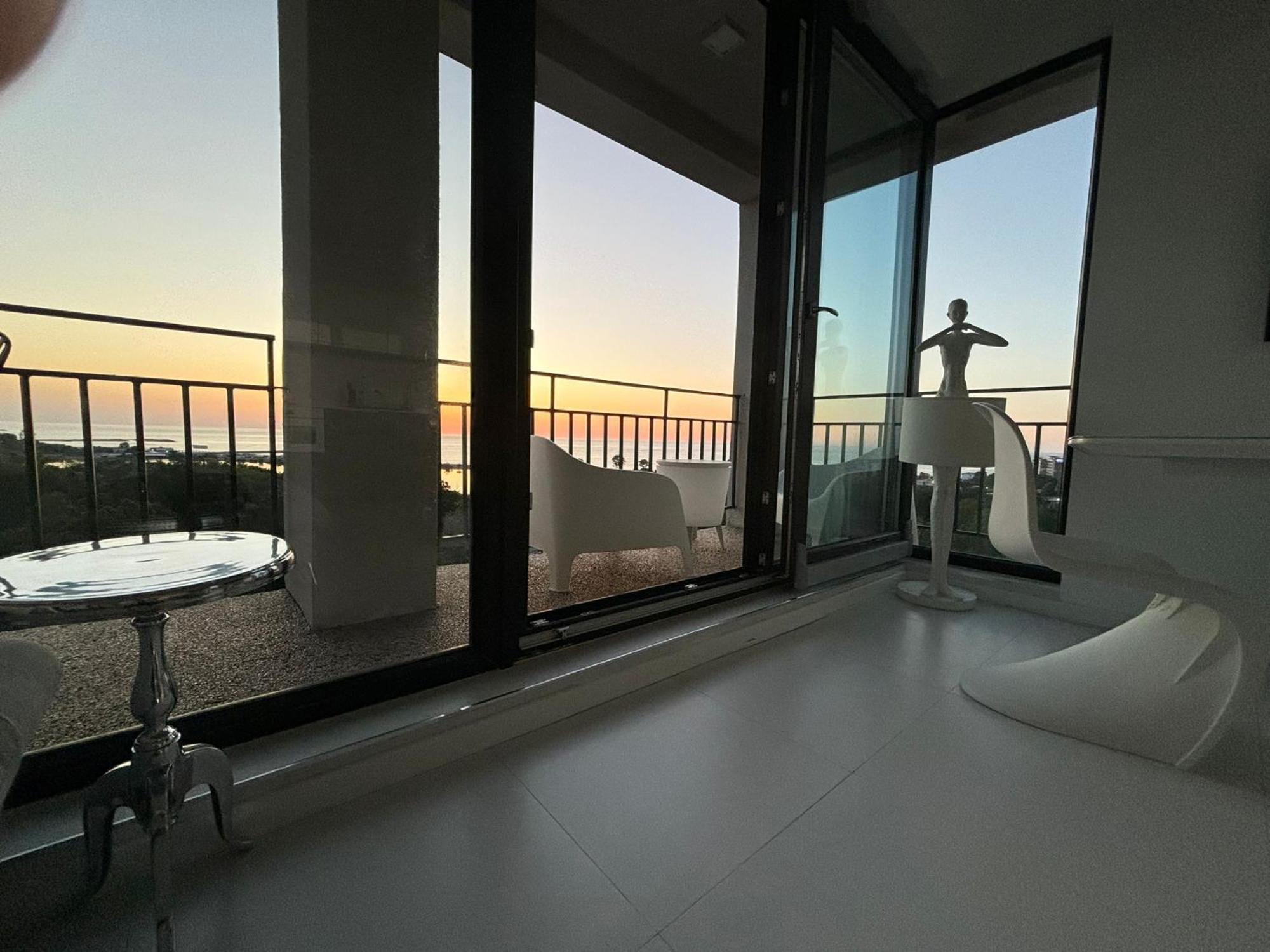 דירות נפטון Donna Alba Seaview Penthouse, Casa Ta De Pe Plaja מראה חיצוני תמונה