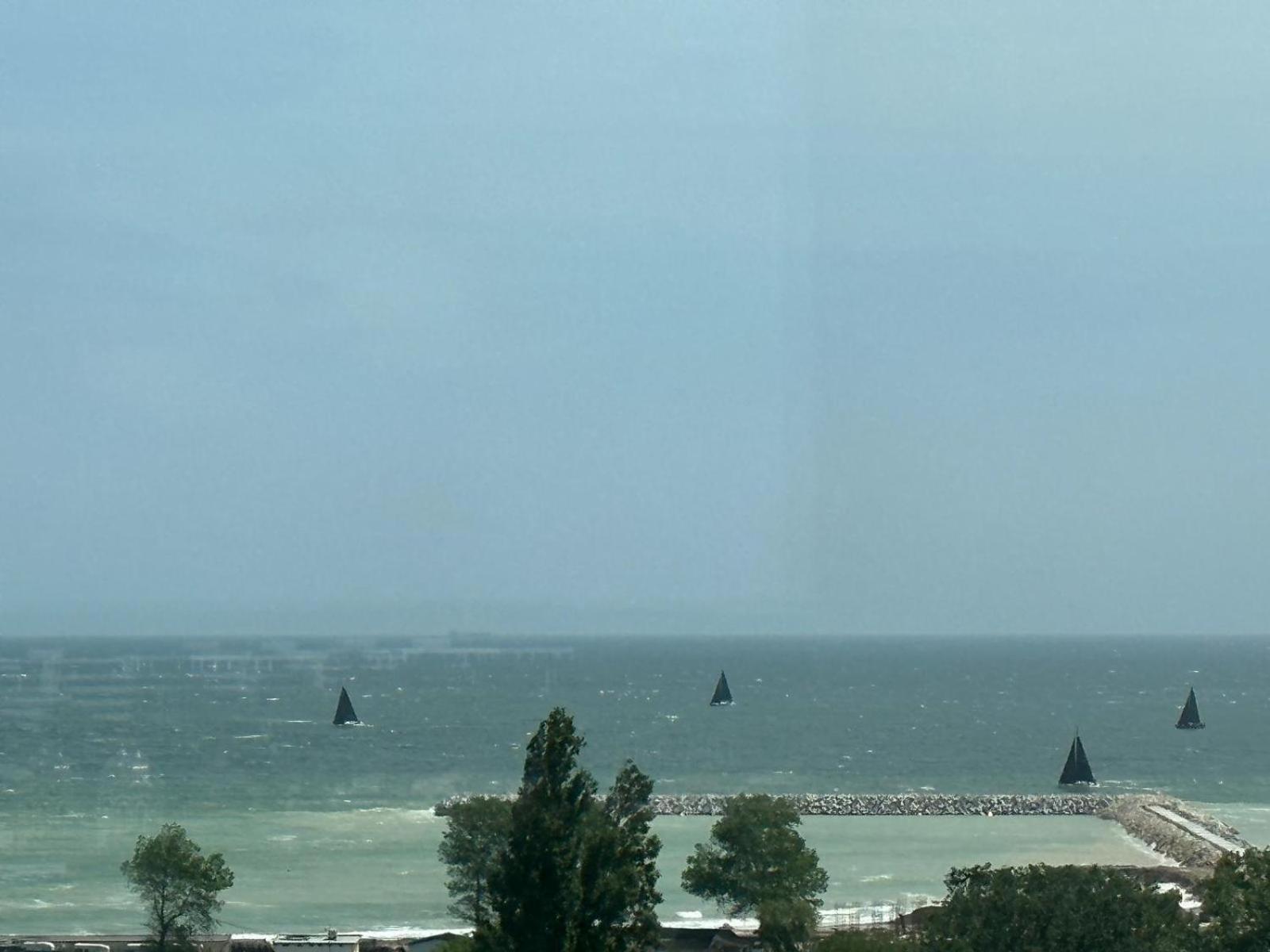 דירות נפטון Donna Alba Seaview Penthouse, Casa Ta De Pe Plaja מראה חיצוני תמונה